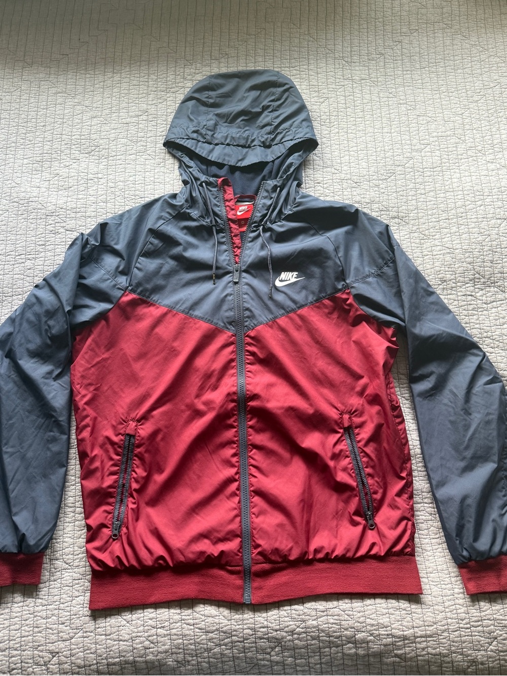 Nike Men’s Windrunner Hooded Jacket Medium Navy Red Full Zip